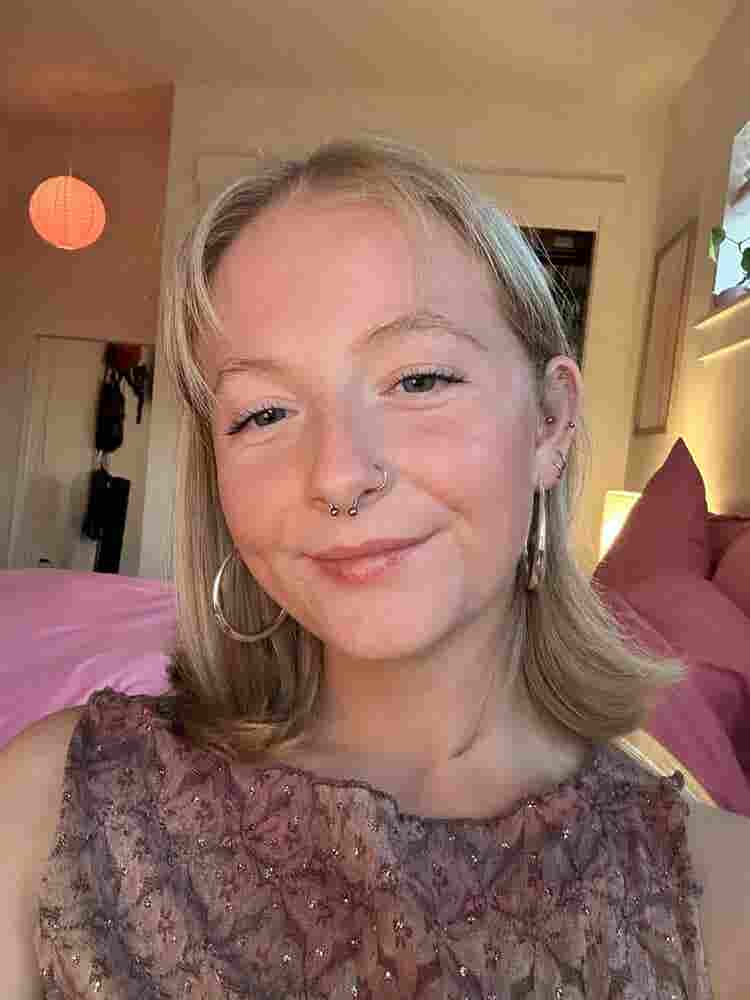 Hi! My names Ellie