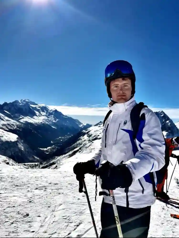 Grad Student Seeking Room/Roommate