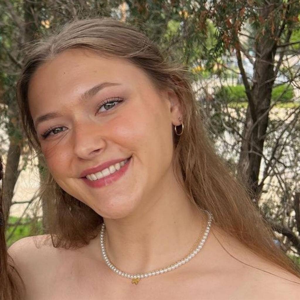 Looking for a room and roomate(s)