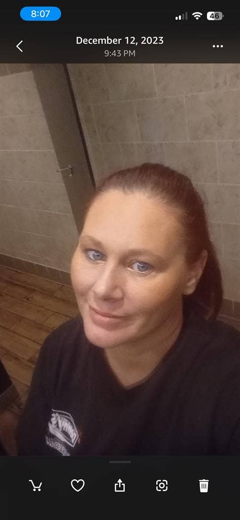 Amanda 40 yrs old CNA