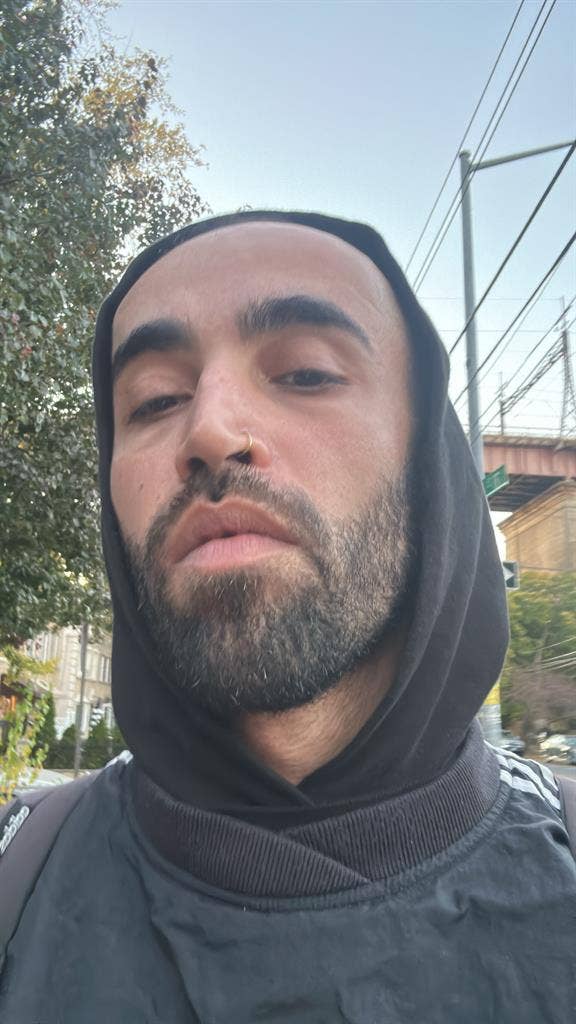 looking for rommate to move 2br apt