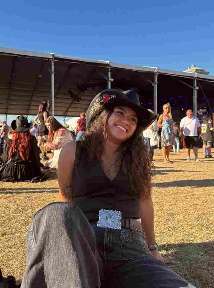 Looking for a girl roommate!