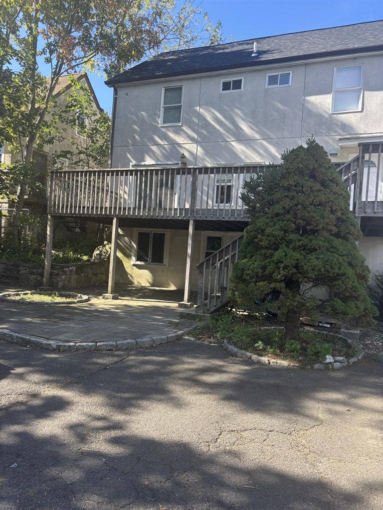 Cuarto iluminado con A/C