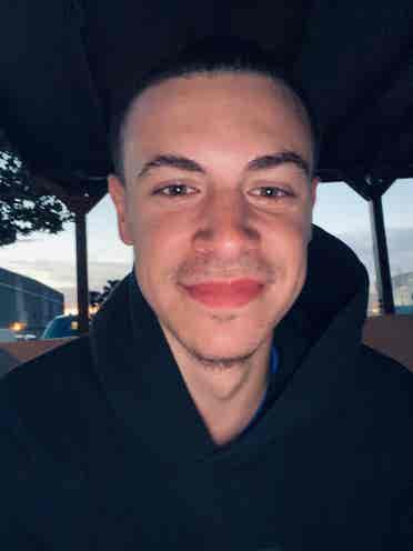Hello everyone! My names Garrett😊