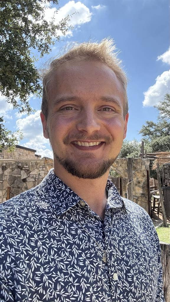 Looking for chill & personable.