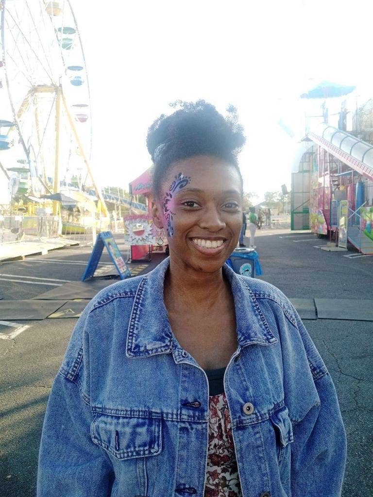 Female looking for Female Roommate