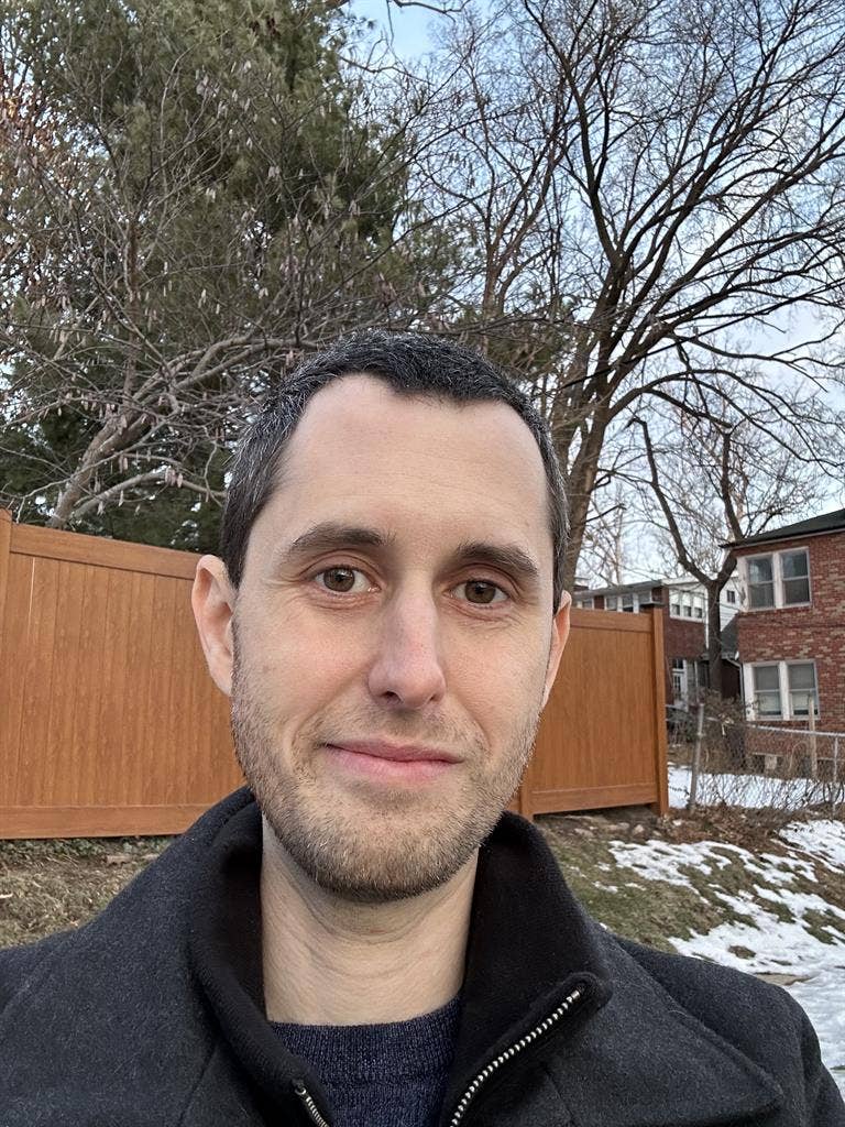 Easygoing Professional Seeking Room