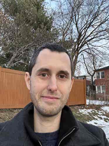Easygoing Professional Seeking Room