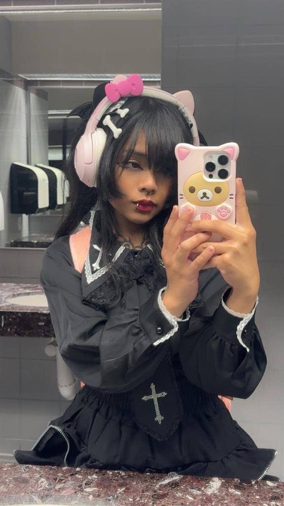 Looking for roommate or studio/1Bed