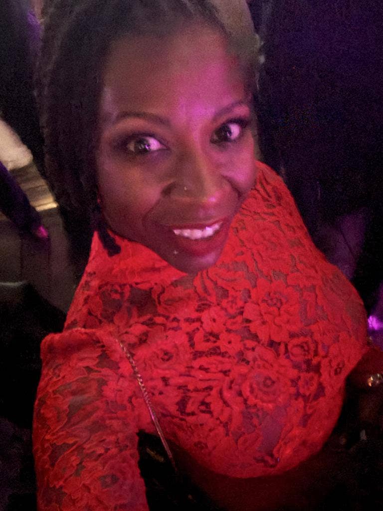 Buddhist Sous chef looking for room