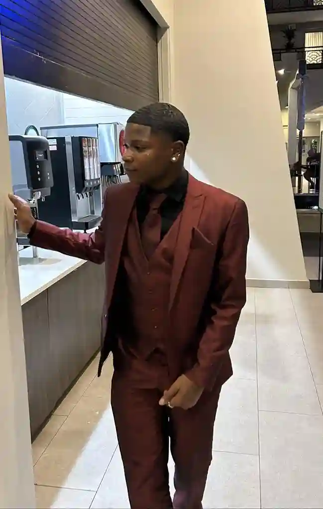 I’m looking for a roommate/frien