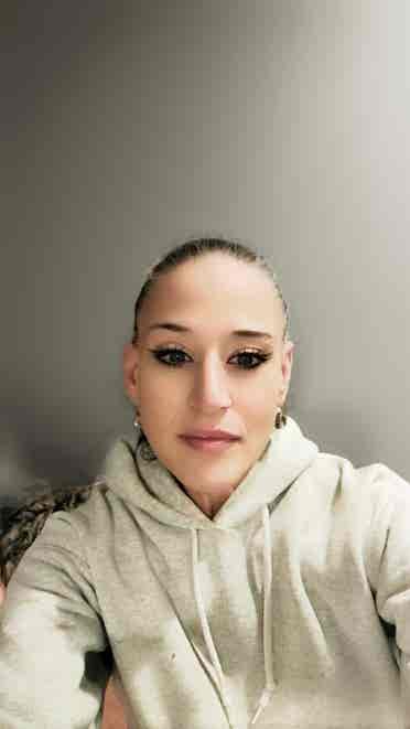 yr old female looking for rooom
