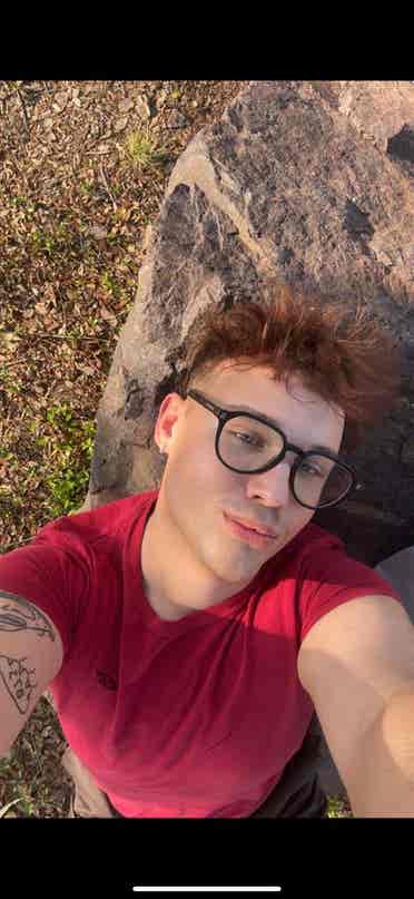 Hi, I’m  and looking for a room