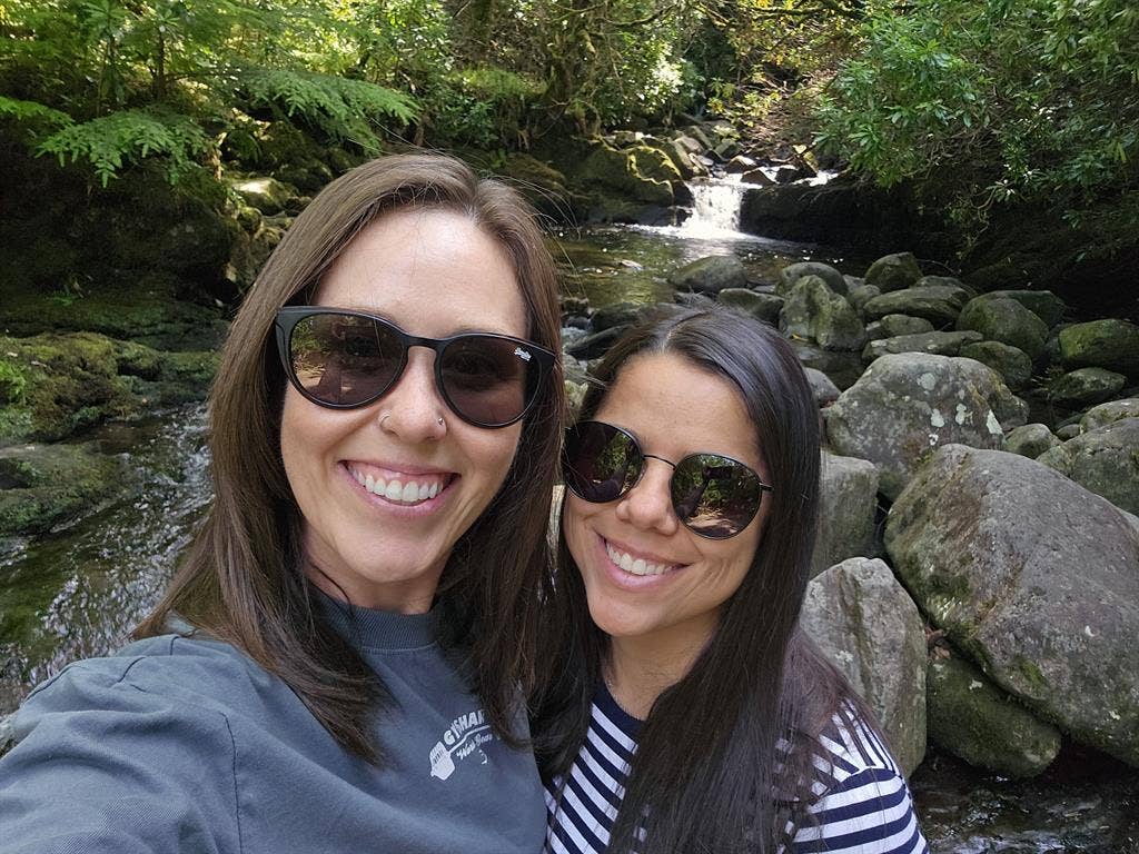 Couple looking for accommodation