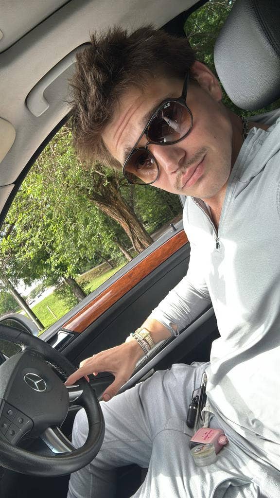 Looking for a cool roomate