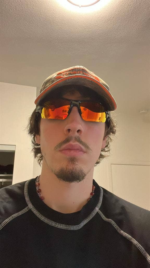 Looking for roommate