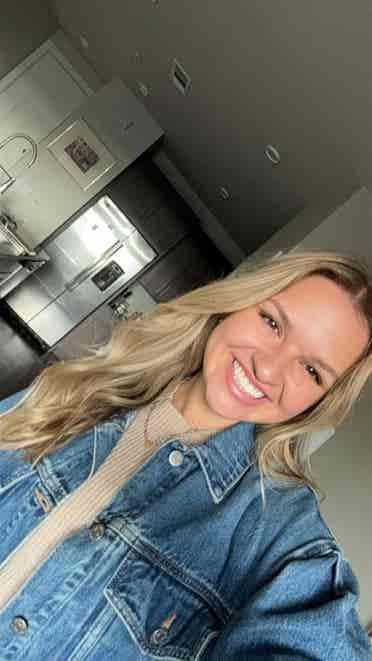 Looking for a roomie/friend!