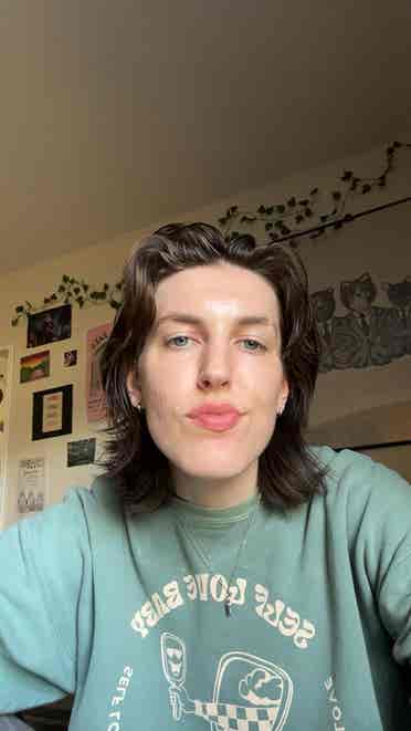 Seeking chill queer artists