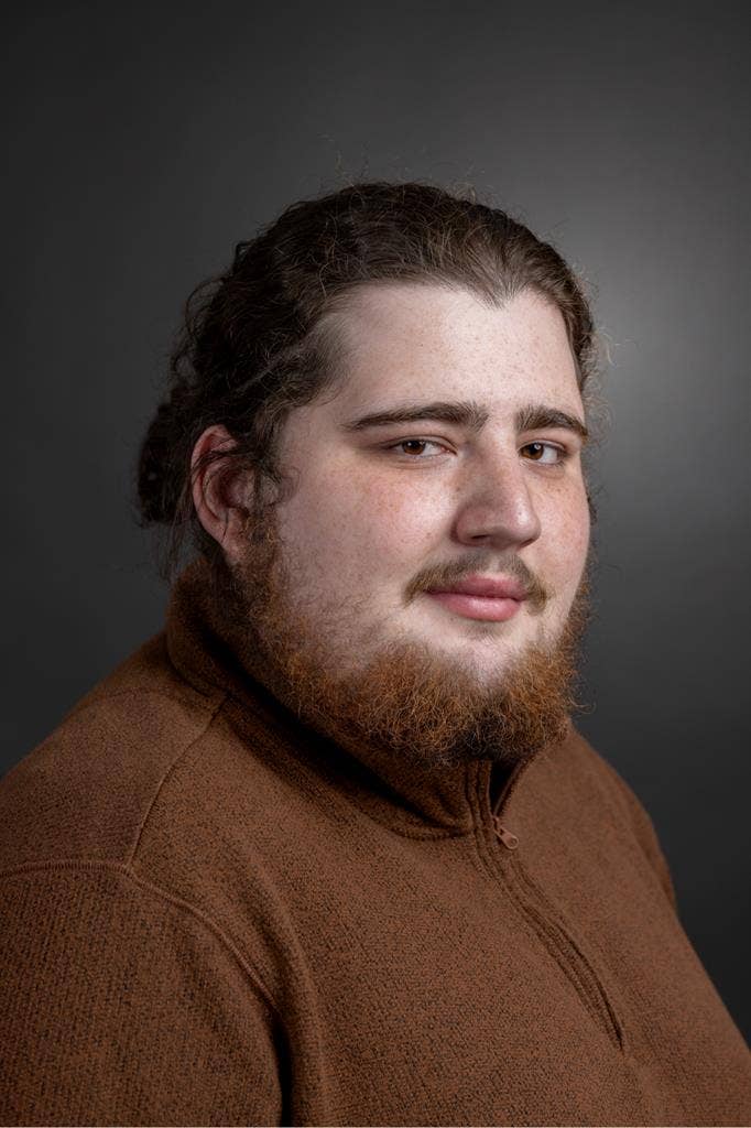 Aspiring Actor Seeking Roommates