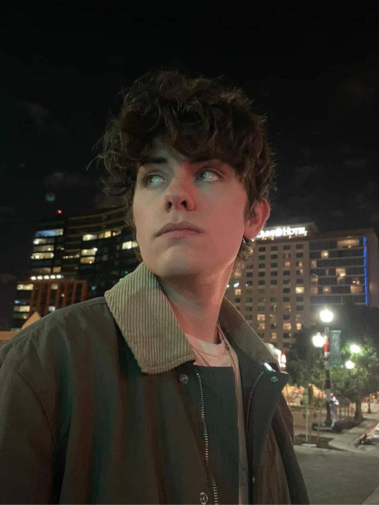 Looking to be your quiet roommate