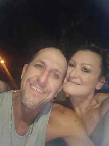 Couple Desperatly Seeking!!