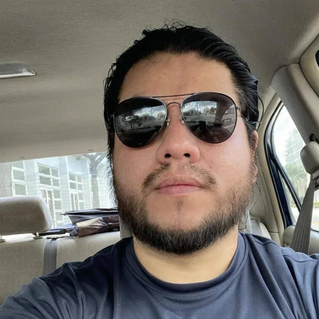 Looking for a professional roommate