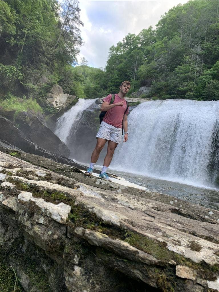 Looking for a roommate/ room