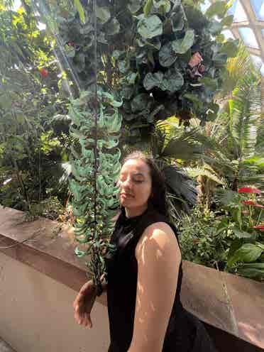 Woman looking for private room