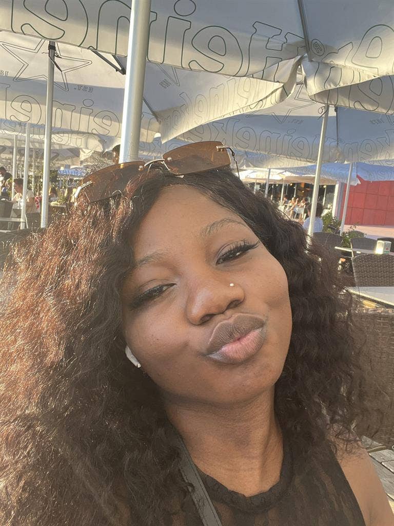 Looking for clean Nigeria roommate