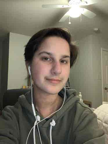 Creative teacher seeking roommate