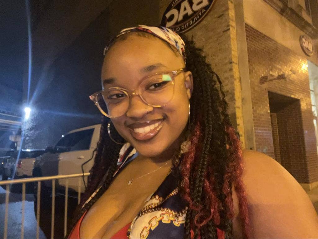 Chicago Female Roommate