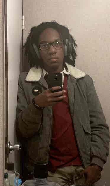 Looking for a college roommate
