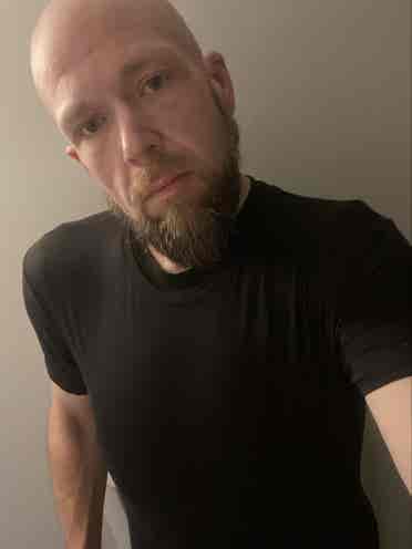 Quiet, Clean, full time chef