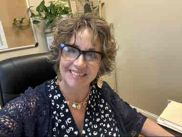 Professional female seeking rental