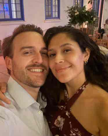 Looking for a room with my couple