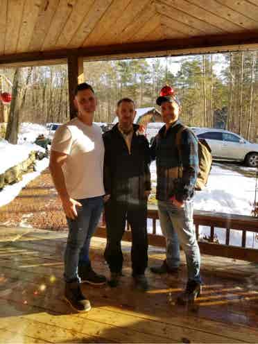 Vibrant gentlemen  2 Rent