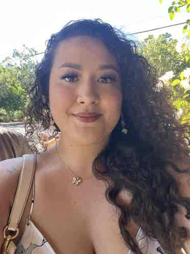 F looking for a room w bathroom