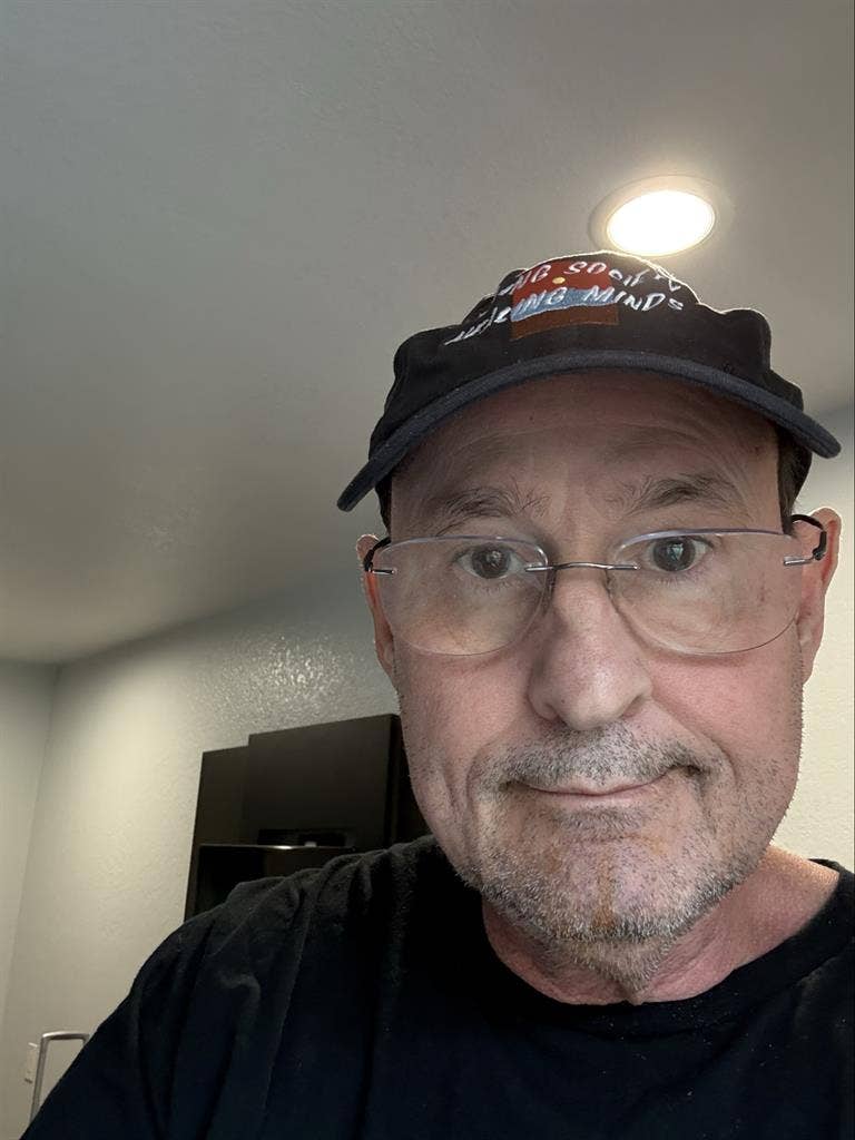 Bi single college graduate lookingg