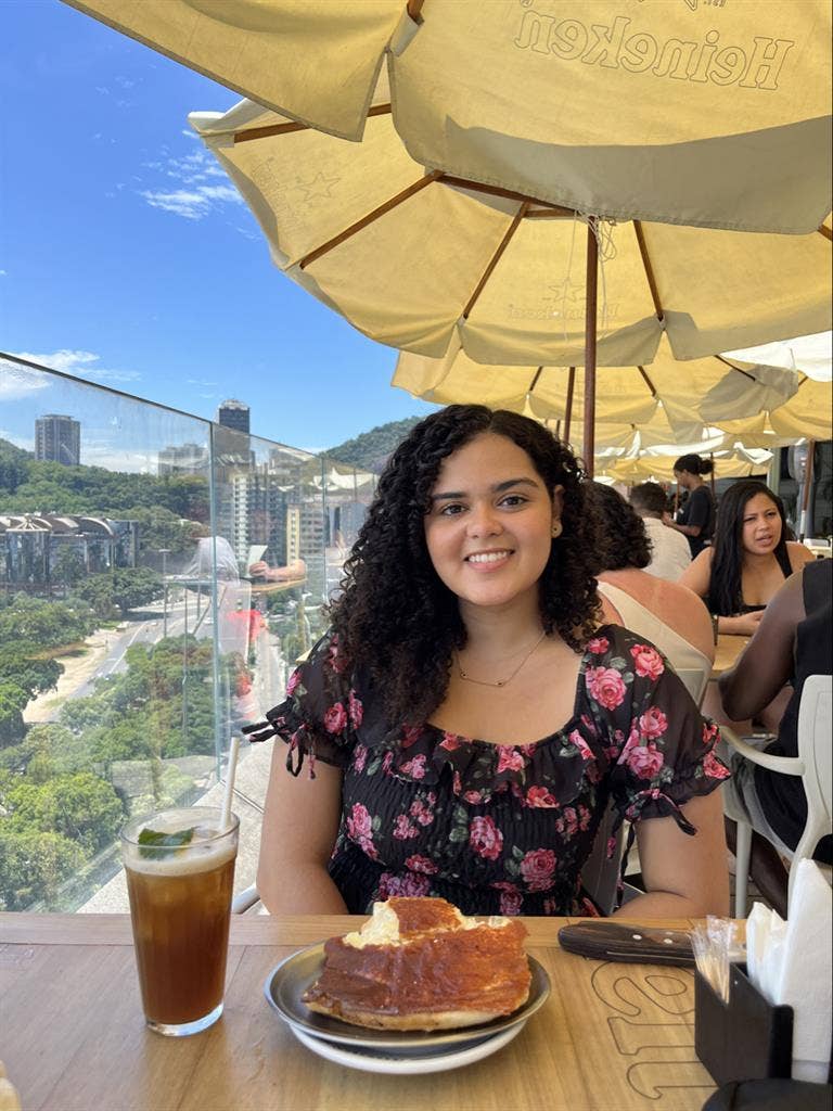 I am looking to share
an apartment