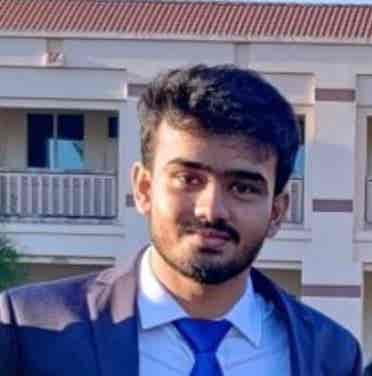 4 Students Seek Home – € Budget