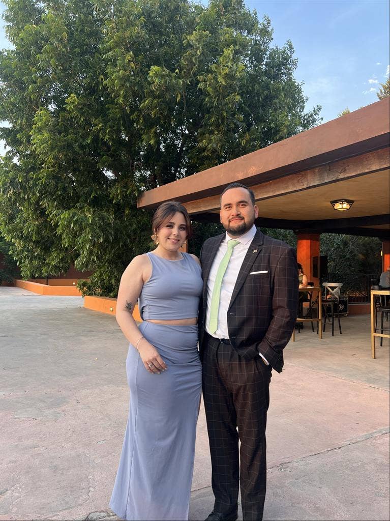 Hi! We are looking for an apartment