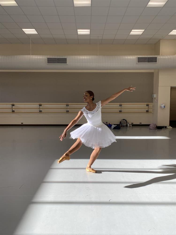 ballet dancer looking for a roomate