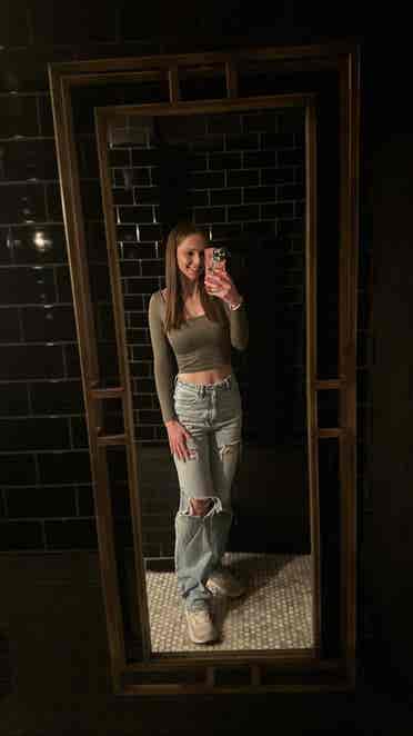 Looking for roommate