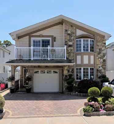 Spacious 2 bedroom in Eltingville