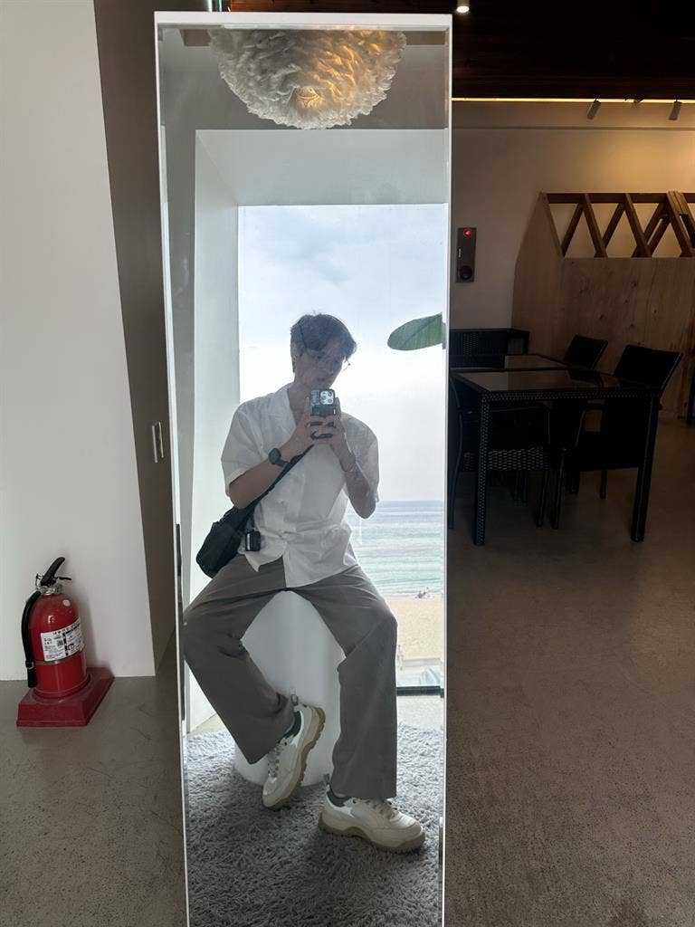 LFsomeone to share a 2br condo with