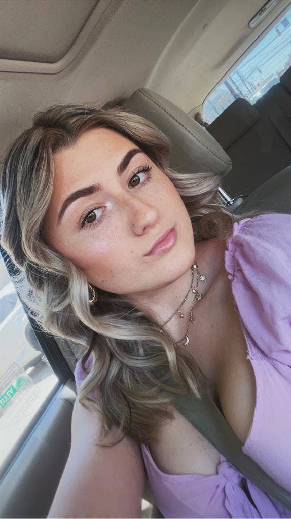 don’t message me, dm me on ig!