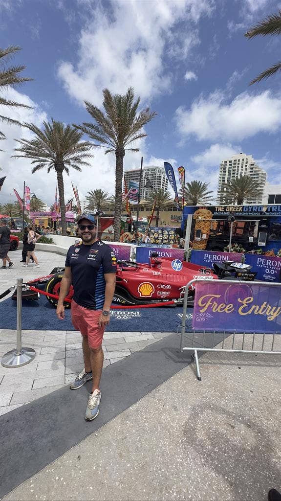 Easygoing/Neat Pro Seeks Miami Room