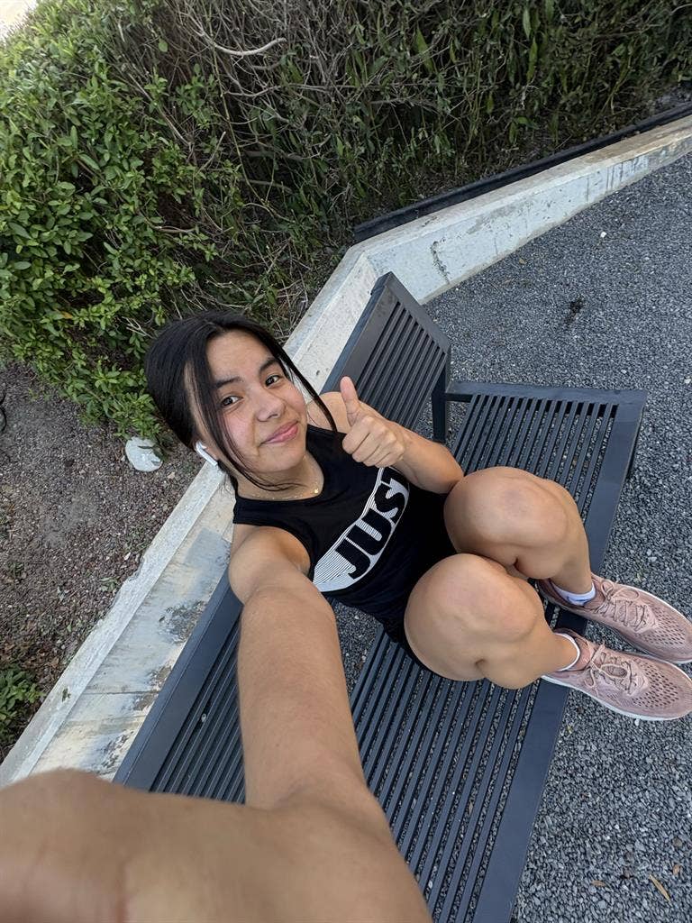 Mexican student, fun & tidy