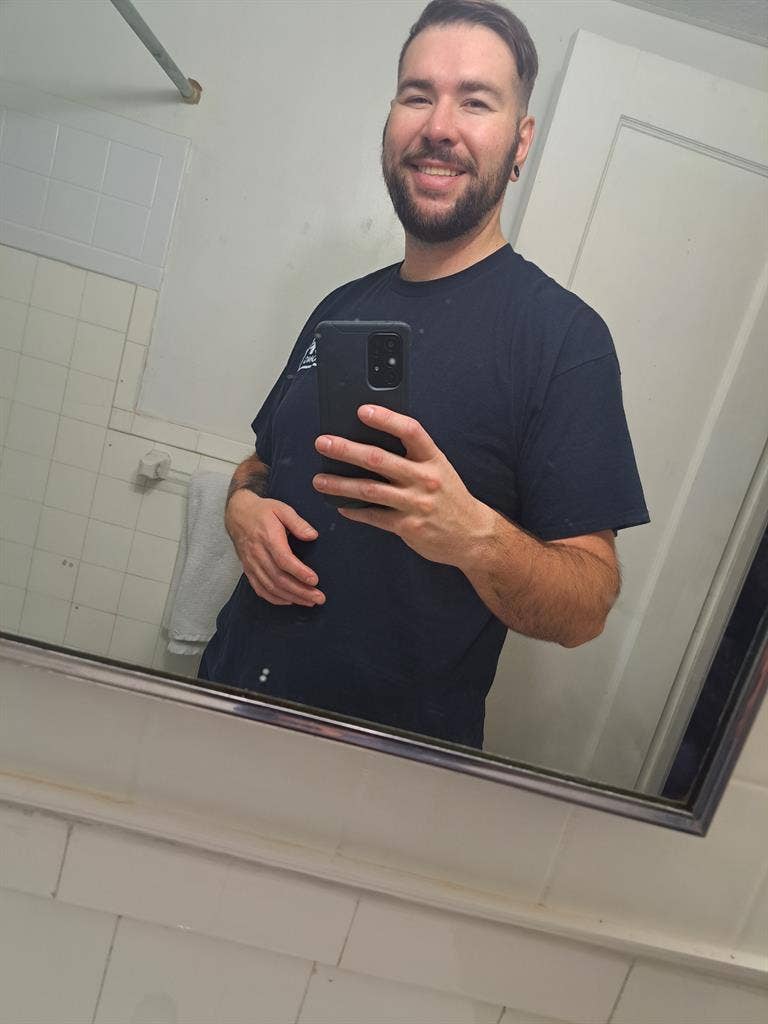 Looking for roommate
