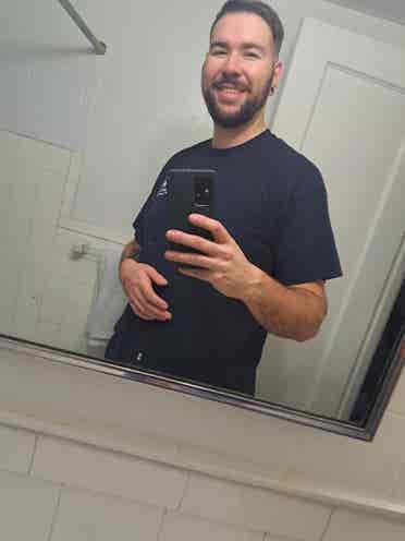 Looking for roommate